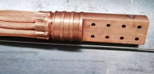 औद्योगिक ग्रेड इलेक्ट्रिक आर्क फर्नेस (ईएएफ) लाडले रिफाइनिंग फर्नेस (एलआरएफ) के लिए वाटर कूल्ड पावर केबल